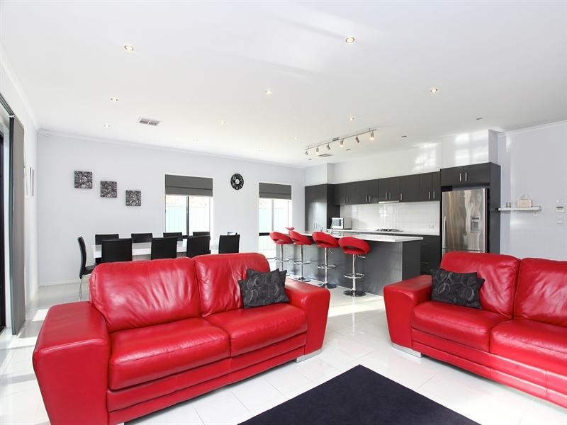 55 Lord Howe Crescent, Mawson Lakes SA 5095