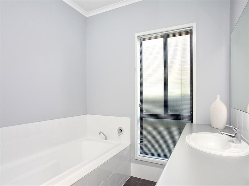 55 Lord Howe Crescent, Mawson Lakes SA 5095