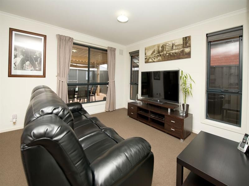 6 Semillon Crescent, Andrews Farm SA 5114