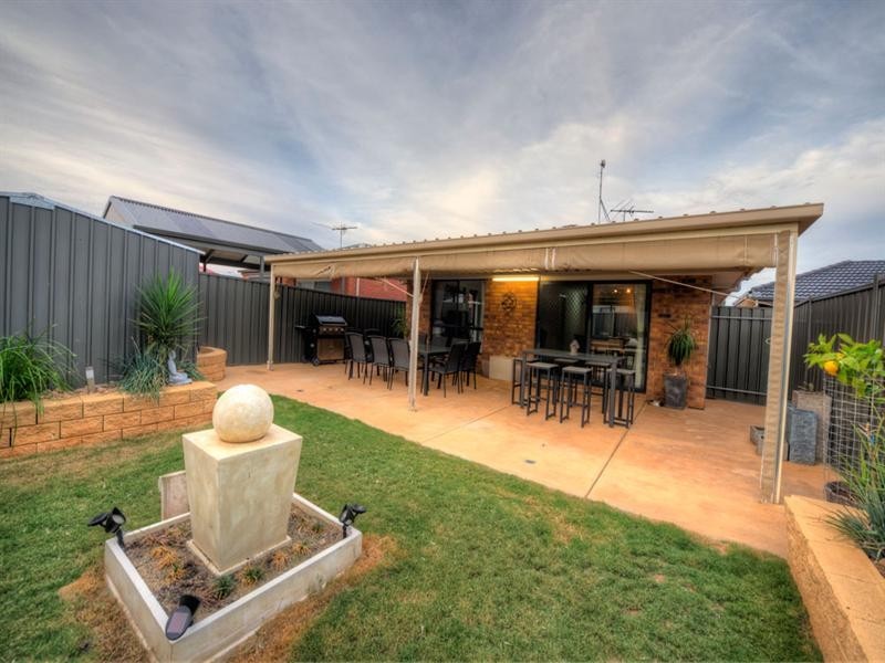 6 Semillon Crescent, Andrews Farm SA 5114