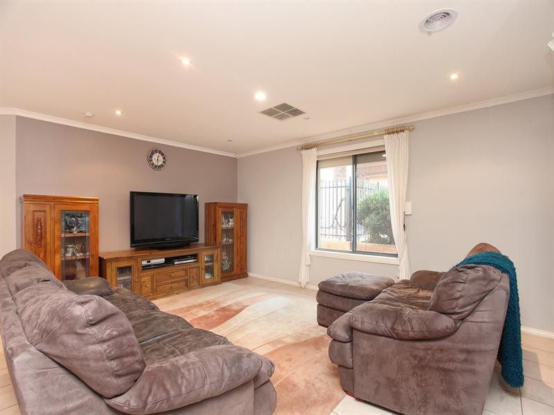 8 Kingate Boulevard, Blakeview SA 5114