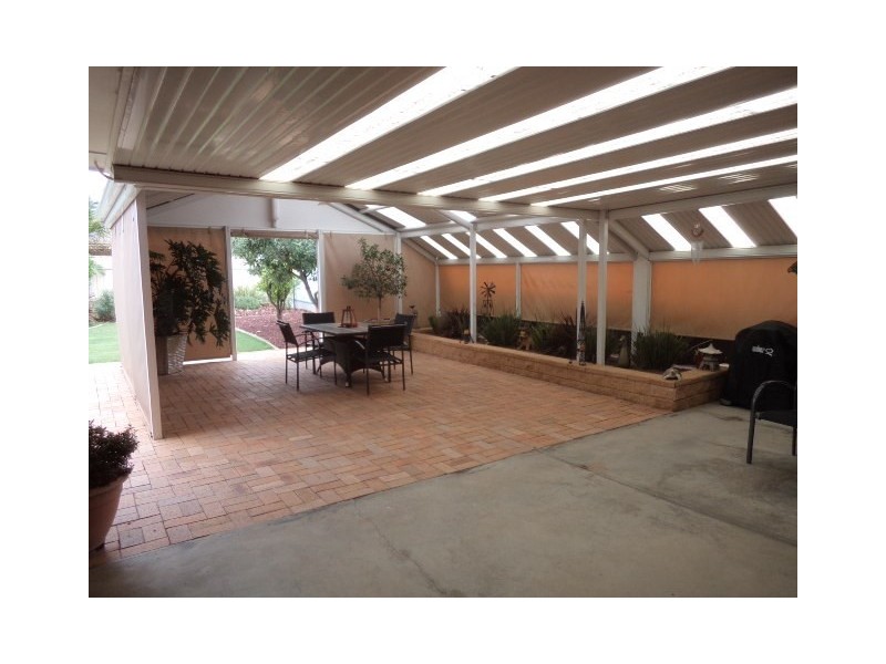 4 Oldham Avenue, Modbury Heights SA 5092