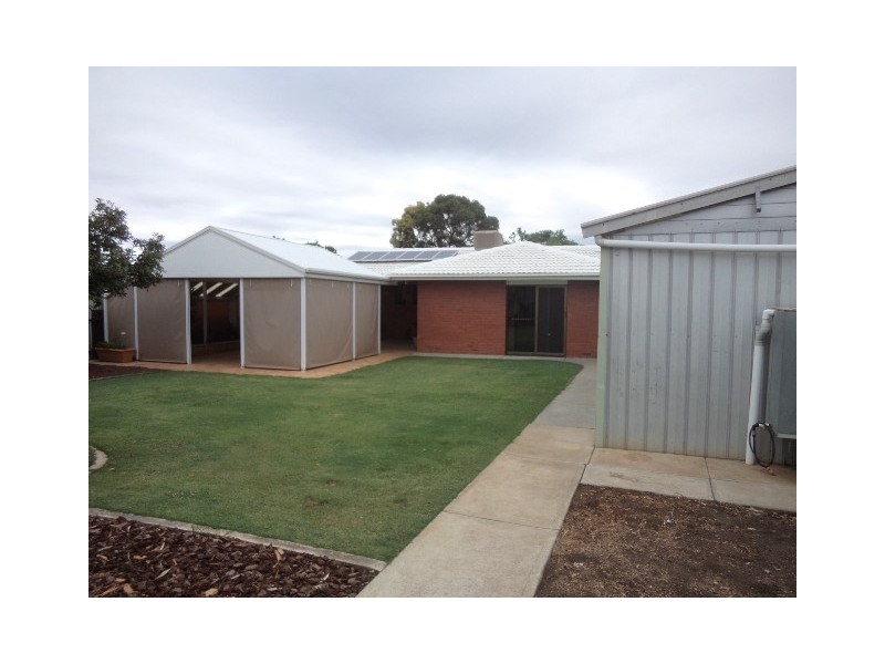 4 Oldham Avenue, Modbury Heights SA 5092