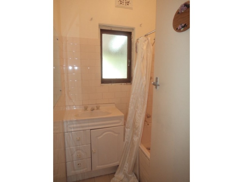 18 Midway Road, Elizabeth East SA 5112