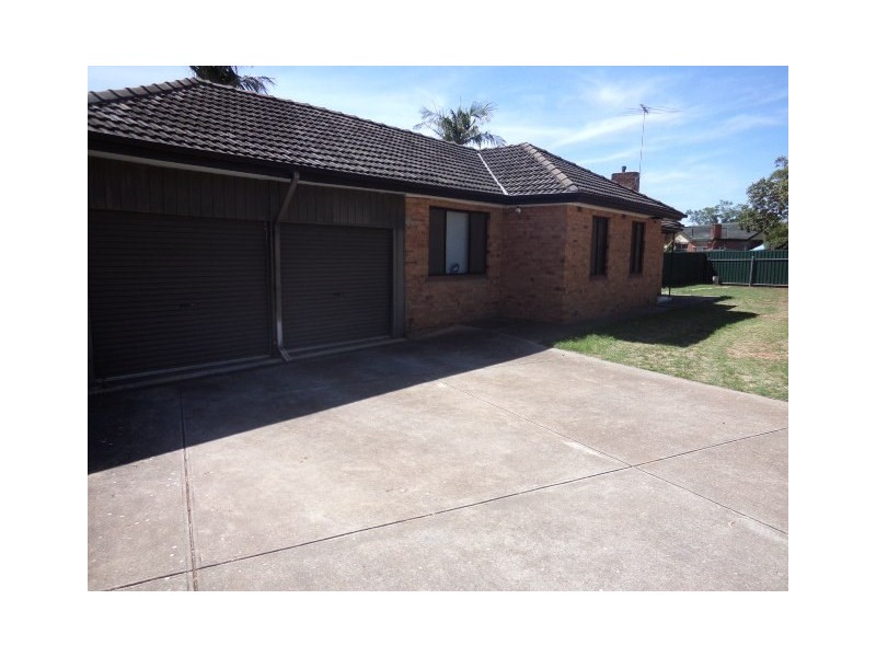 15 Barton Road, Elizabeth Downs SA 5113