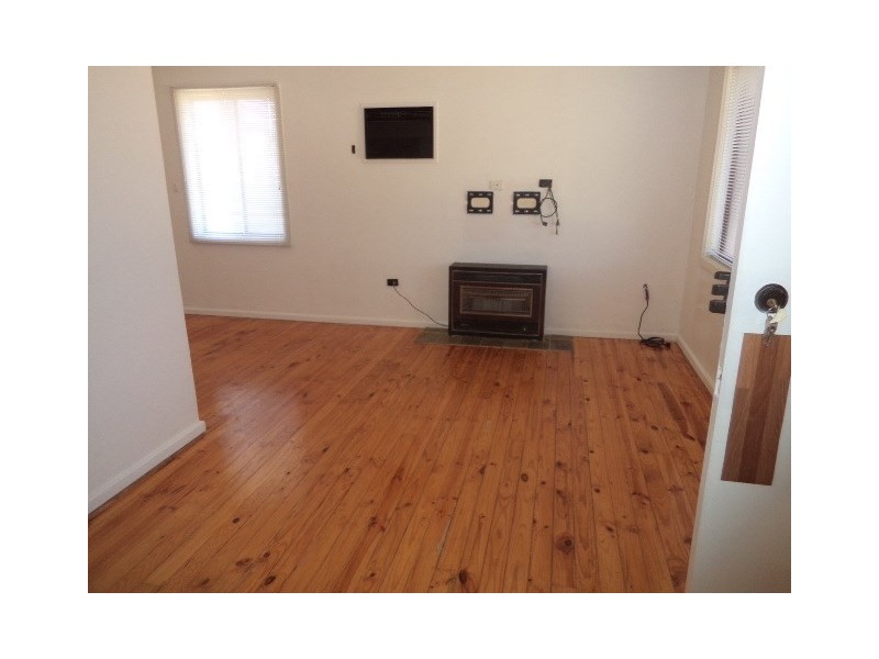 15 Barton Road, Elizabeth Downs SA 5113