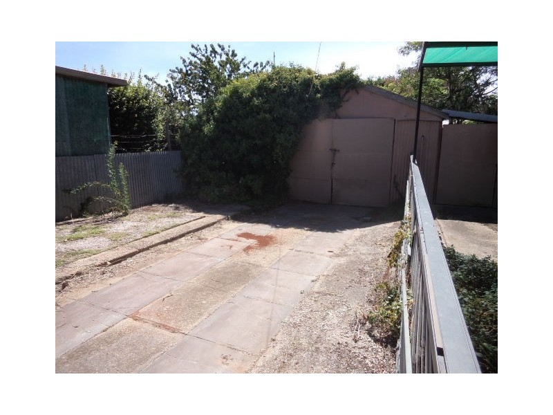 15 Barton Road, Elizabeth Downs SA 5113