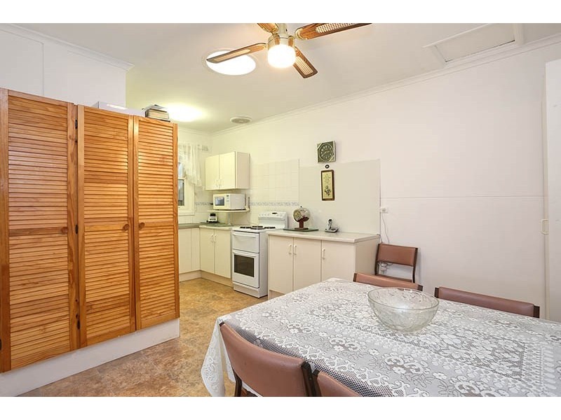 18 Winterbourne Road, Elizabeth Vale SA 5112