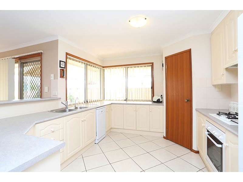 92 President Avenue, Andrews Farm SA 5114