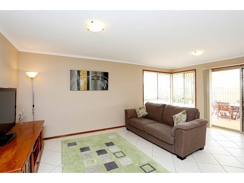 92 President Avenue, Andrews Farm SA 5114