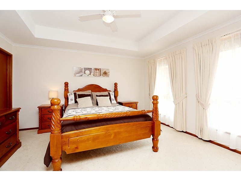 92 President Avenue, Andrews Farm SA 5114