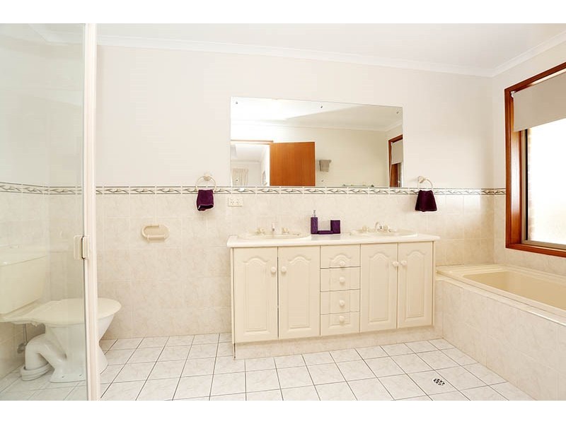 92 President Avenue, Andrews Farm SA 5114