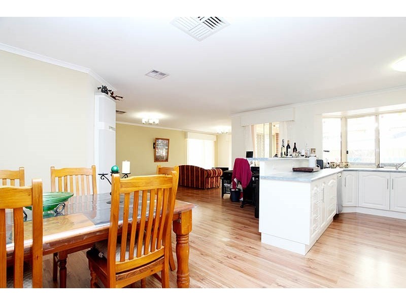 15 Dawn Close, Andrews Farm SA 5114