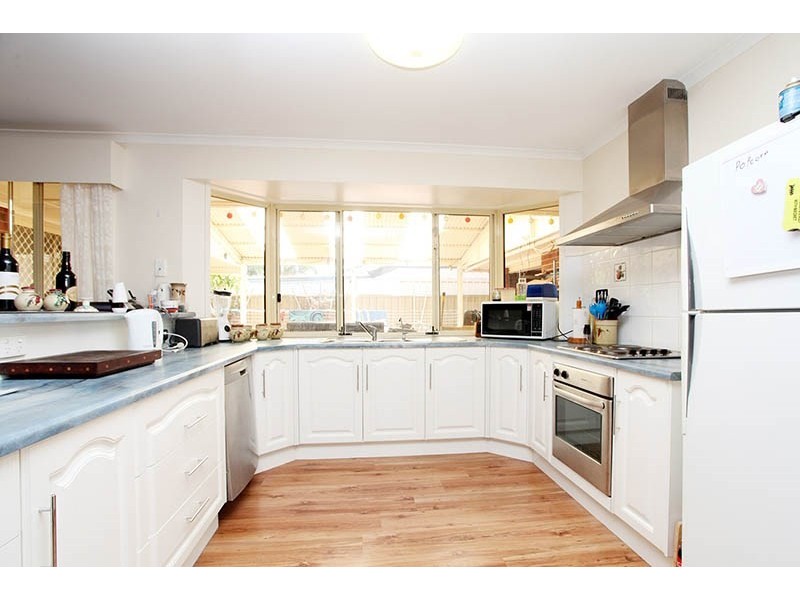 15 Dawn Close, Andrews Farm SA 5114