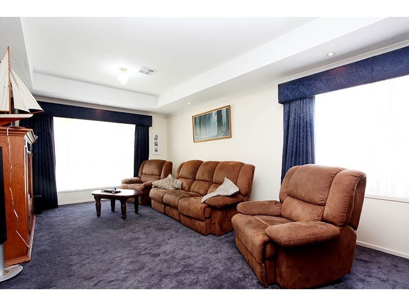 15 Dawn Close, Andrews Farm SA 5114