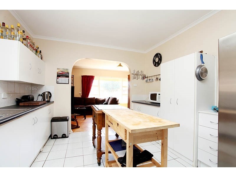 8 Robins Street, Elizabeth Downs SA 5113