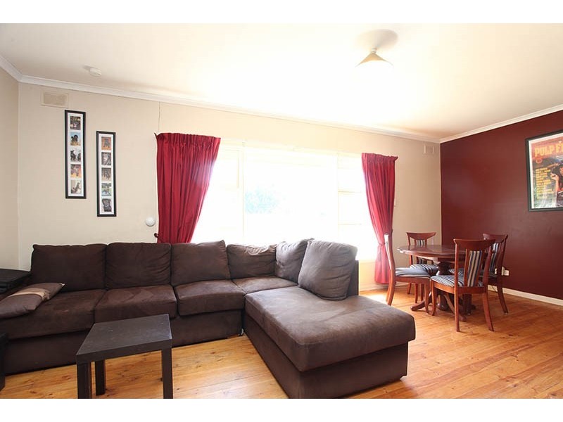 8 Robins Street, Elizabeth Downs SA 5113