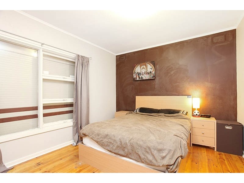 8 Robins Street, Elizabeth Downs SA 5113