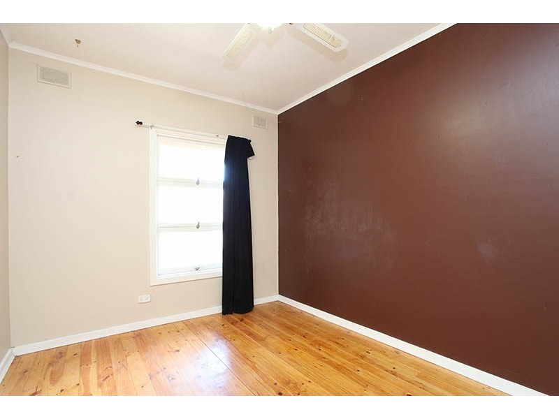 8 Robins Street, Elizabeth Downs SA 5113