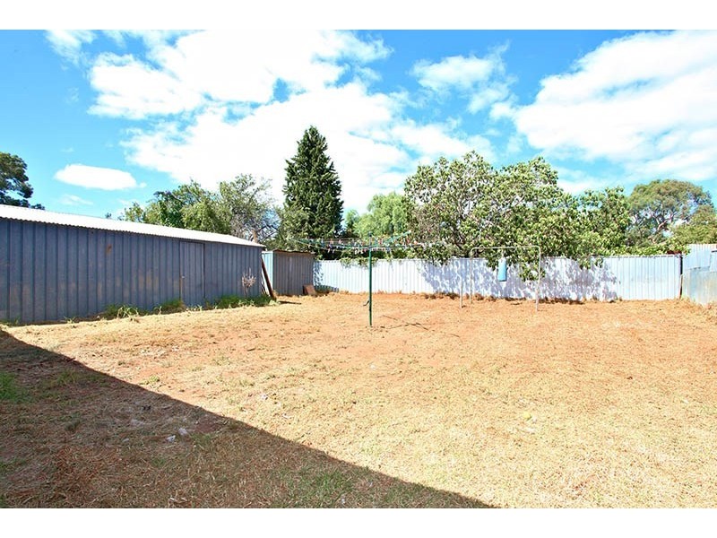 8 Robins Street, Elizabeth Downs SA 5113