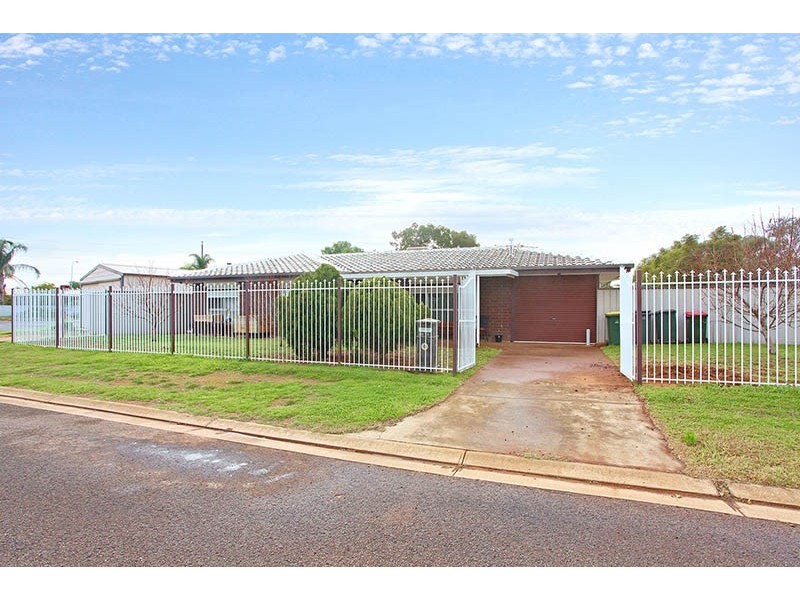 15 Denbar Grove, Andrews Farm SA 5114