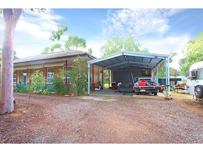 42 McIntyre Road, Macdonald Park SA 5121