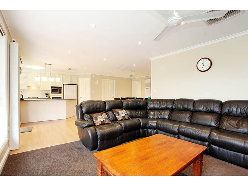 4 Eton Drive, Andrews Farm SA 5114
