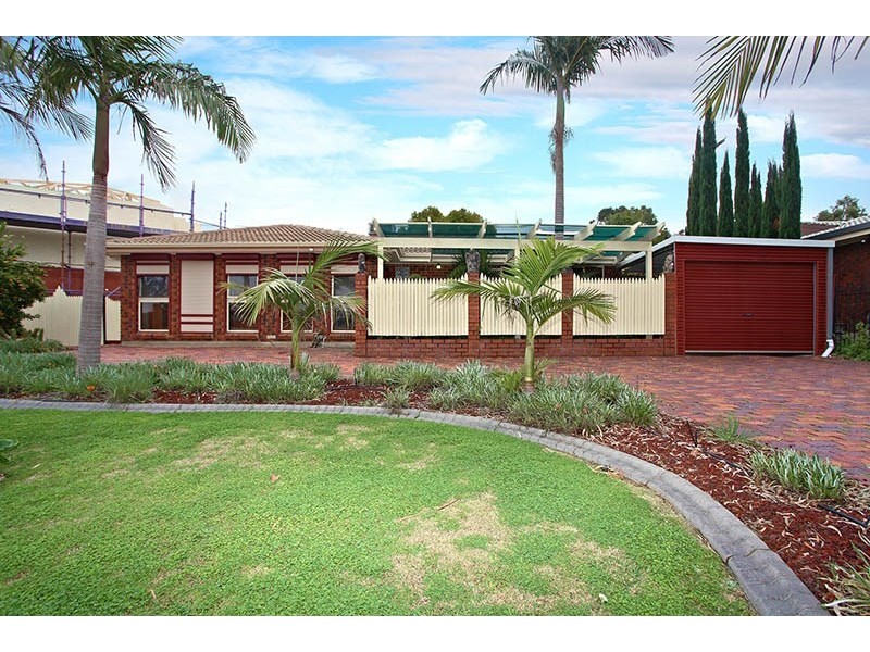 4 Chapman Crescent, Redwood Park SA 5097