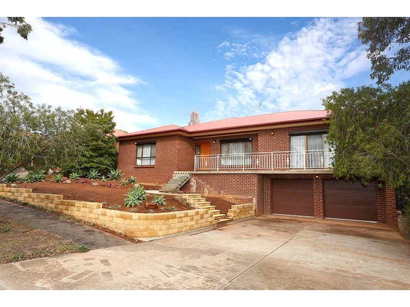 5 Meadow Lane, Gulfview Heights SA 5096