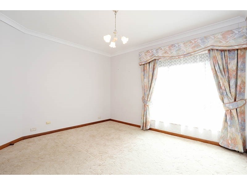 5 Meadow Lane, Gulfview Heights SA 5096