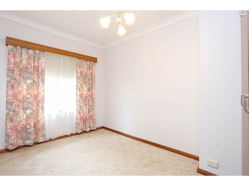 5 Meadow Lane, Gulfview Heights SA 5096