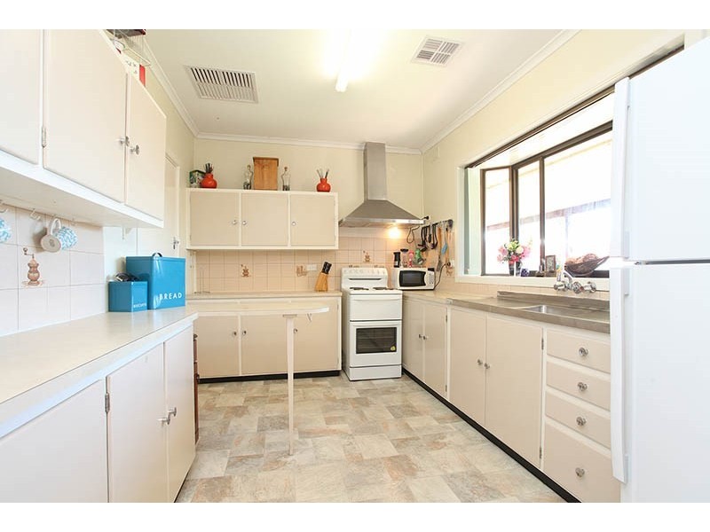 35 Hanson Road, Elizabeth Downs SA 5113