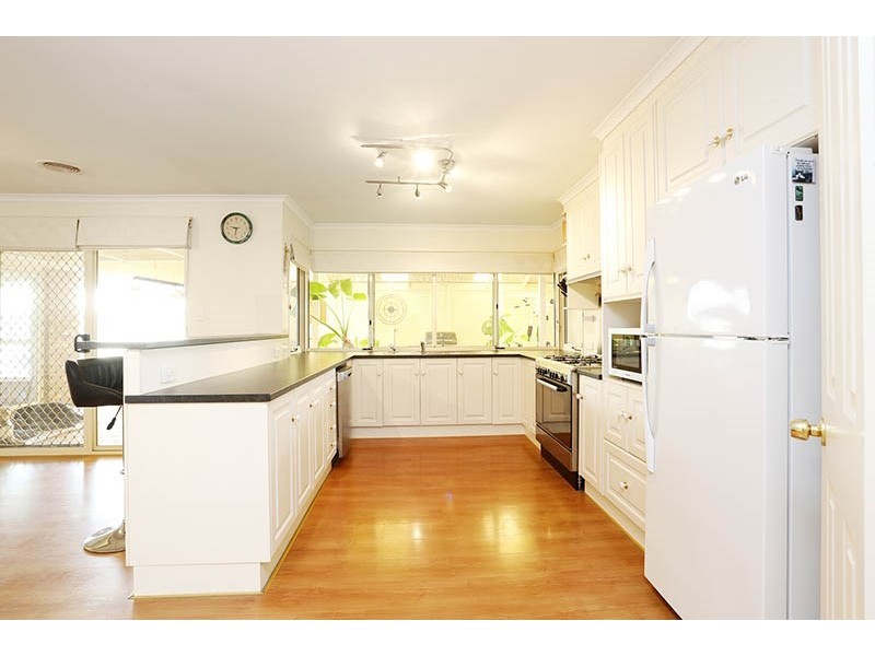 77 President Avenue, Andrews Farm SA 5114