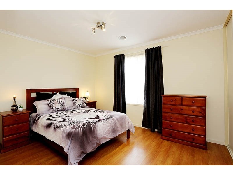 77 President Avenue, Andrews Farm SA 5114