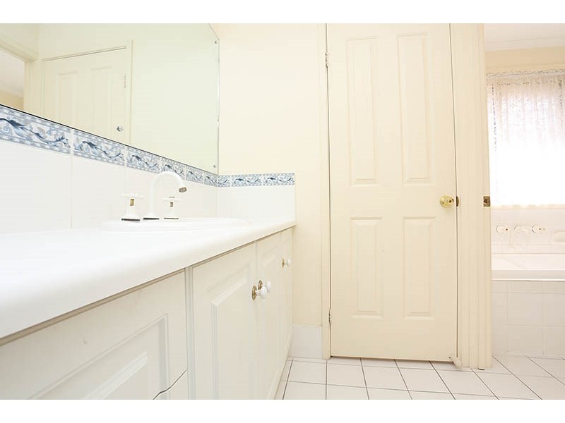 77 President Avenue, Andrews Farm SA 5114