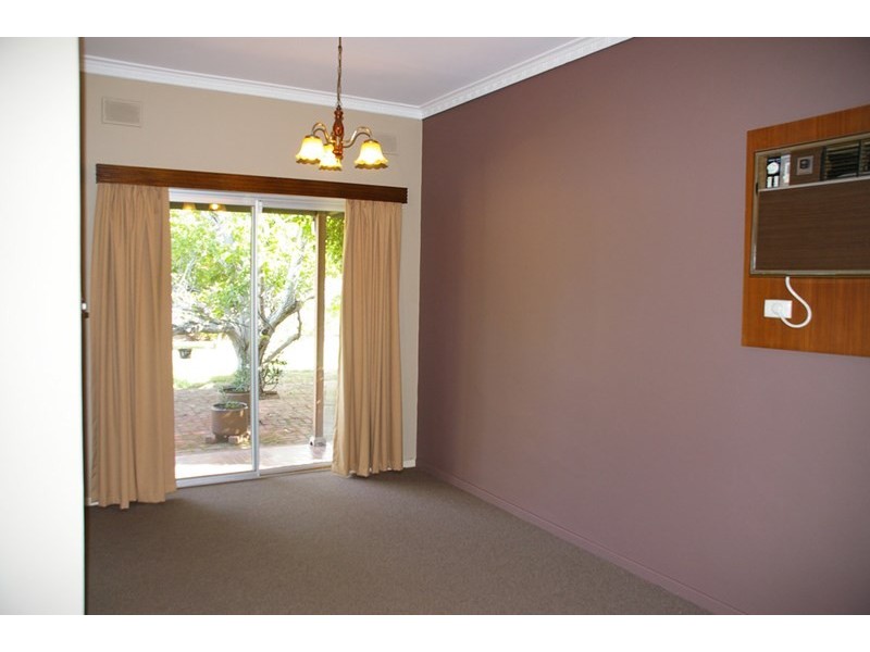 4 Upton Street, Elizabeth Vale SA 5112
