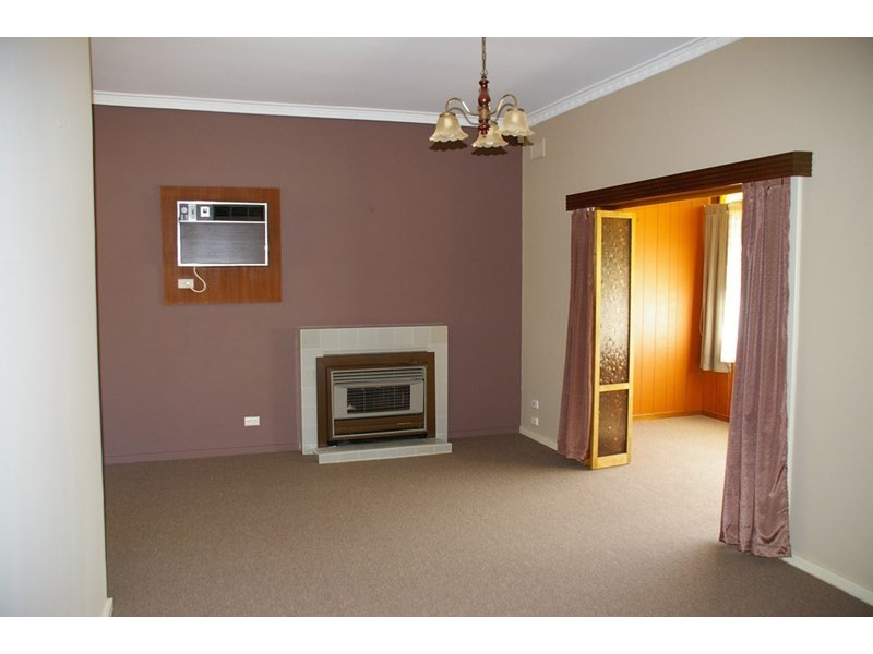 4 Upton Street, Elizabeth Vale SA 5112