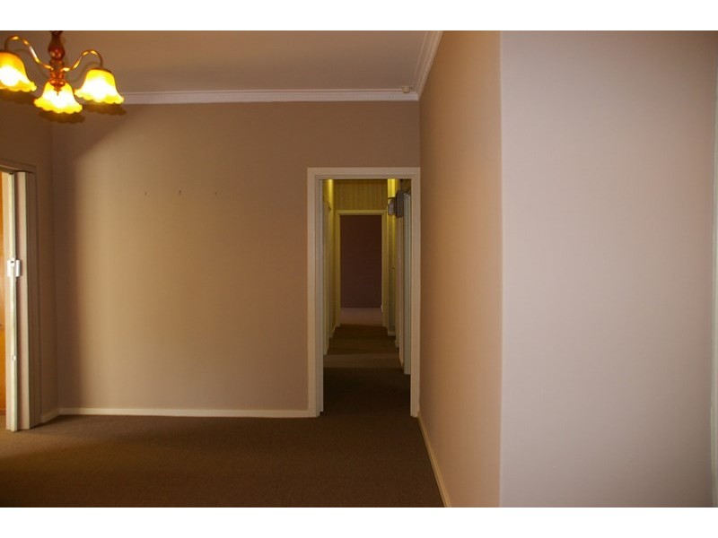 4 Upton Street, Elizabeth Vale SA 5112