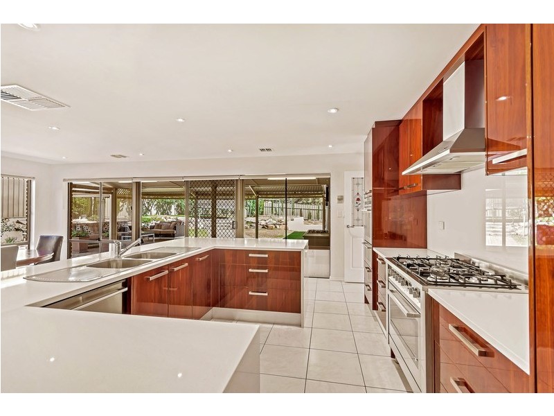 29 Hedgerow Drive, Gulfview Heights SA 5096