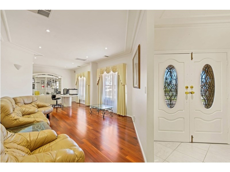 29 Hedgerow Drive, Gulfview Heights SA 5096