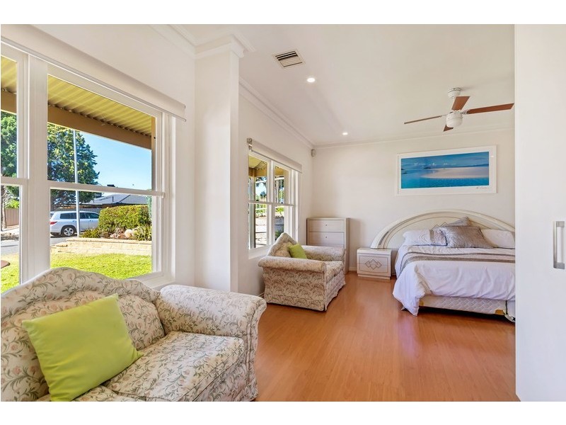 29 Hedgerow Drive, Gulfview Heights SA 5096