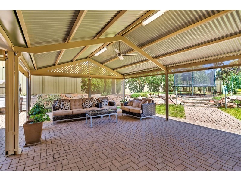 29 Hedgerow Drive, Gulfview Heights SA 5096