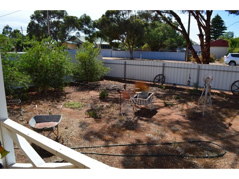 2 Second Street, Owen SA 5460
