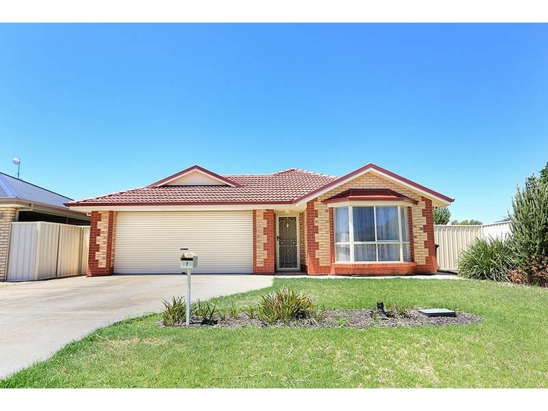 7 Canberra Court, Smithfield SA 5114