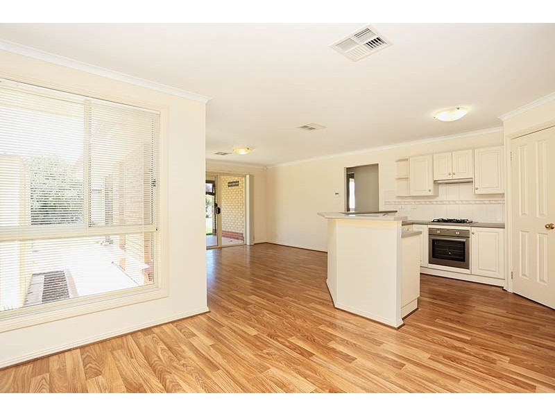 7 Canberra Court, Smithfield SA 5114