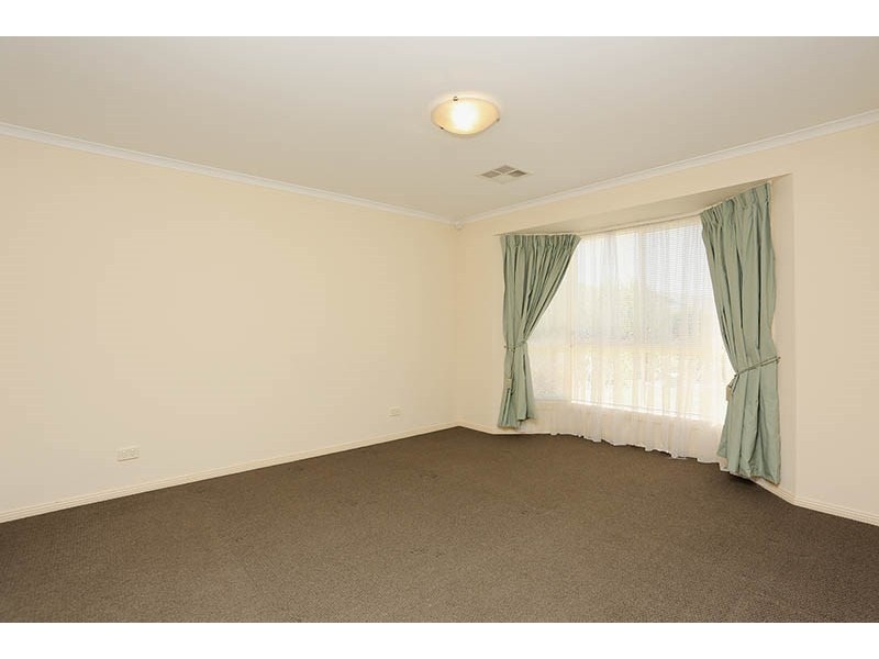 7 Canberra Court, Smithfield SA 5114
