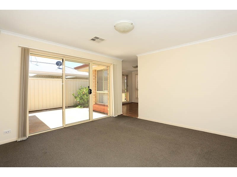 7 Canberra Court, Smithfield SA 5114