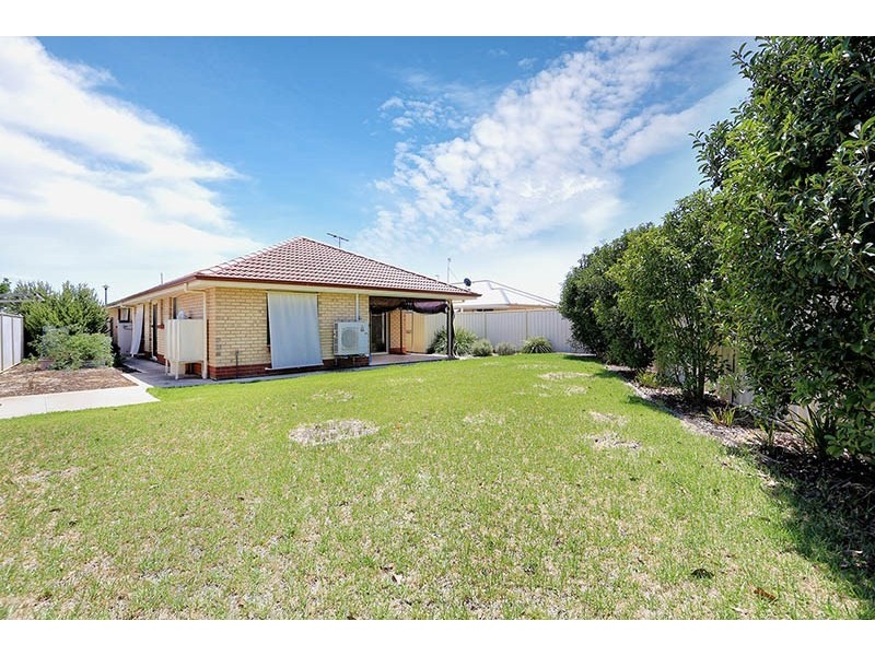 7 Canberra Court, Smithfield SA 5114