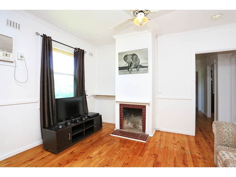 24 Bartlett Street, Elizabeth Downs SA 5113