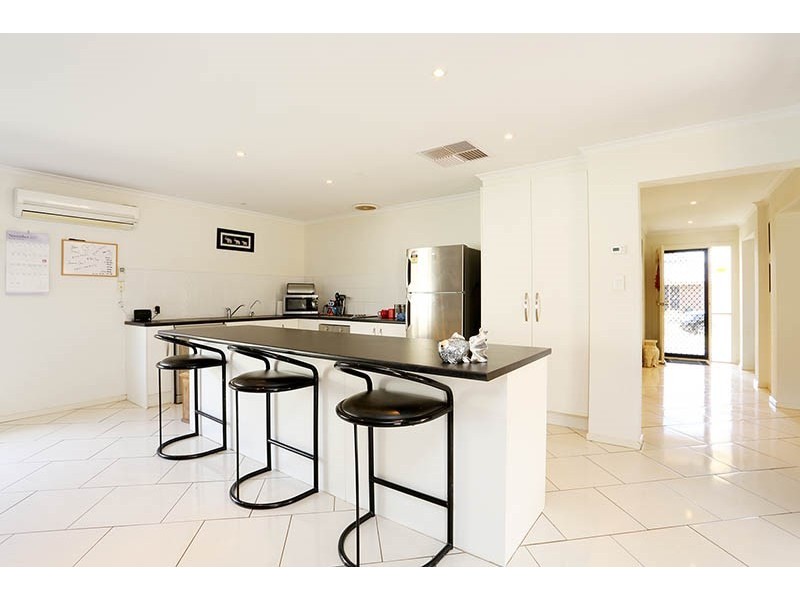 4 McLaren Court, Munno Para West SA 5115